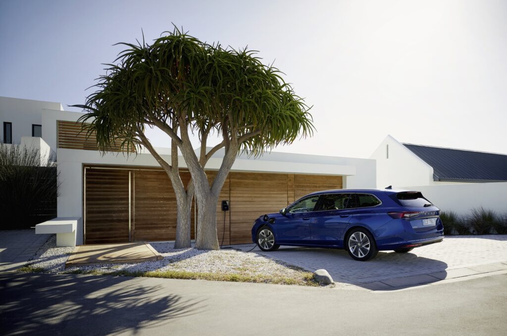 nowa skoda superb combi